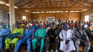 Kindia/Bangouya : Le préfet en tournée de sensibilisation à Baren Kathia face aux risques liés à la montée des eaux du barrage de Souapiti.