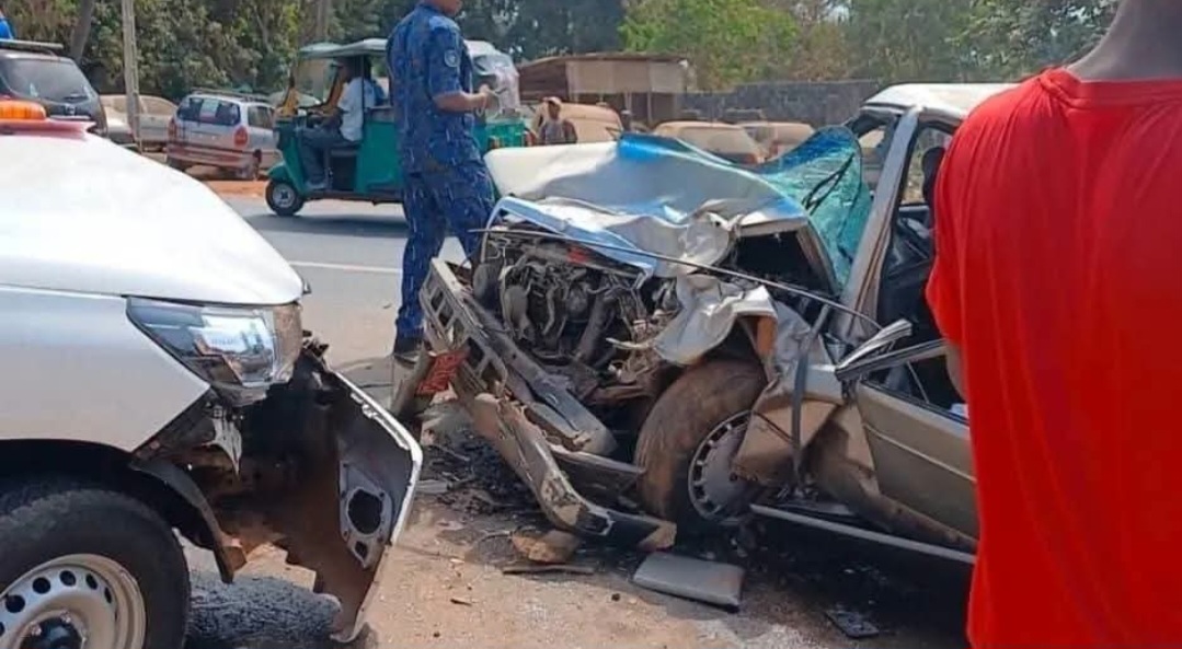 Cinq morts et plusieurs blessés graves dans une collision entre un minibus et un camion-citerne à Kindia.