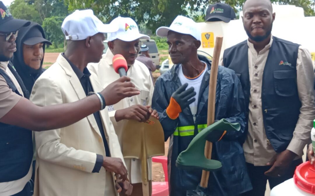 Kindia : AJETAG équipe les producteurs de Bendougou pour booster la production agricole